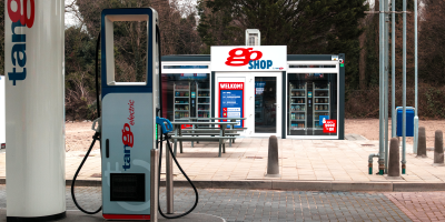 Onbemande shop op het tankstation